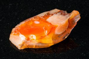 Feueropal Foto: © vvoe @ shutterstock