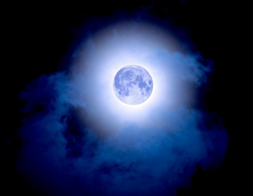 Der 13. Mond Foto: © felipecamps.jpeg @ AdobeStock
