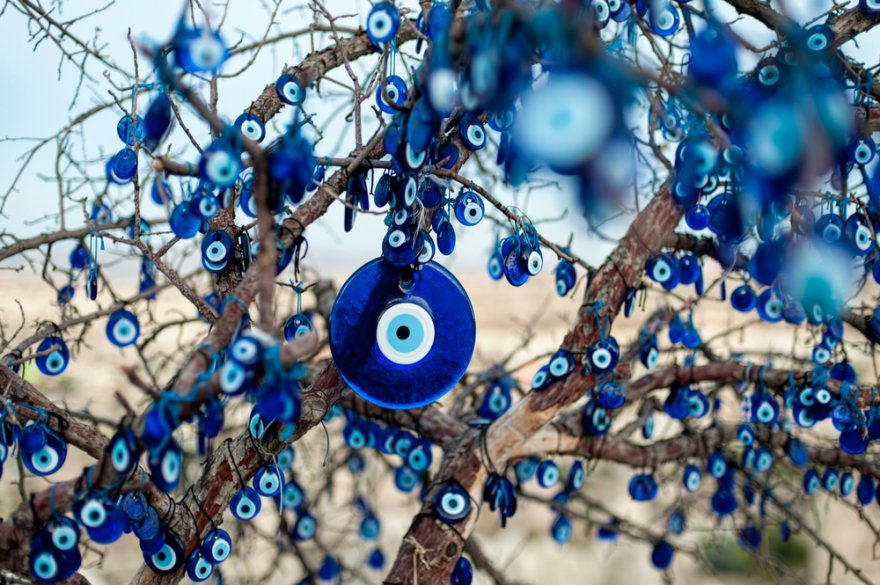 Böser Blick Foto: © Tania Zbrodko @ shutterstock