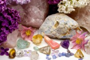 Edelsteine und Edelsteinkarten als Orakel Foto: © Martina Osmy @ Fotolia
