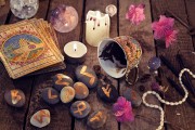 Rune 7 im Futhark - Gebo Foto: © Vera Petruk @ shutterstock