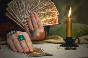 Die Kunst des Kartenlegens Foto: © n_defender @ shutterstock